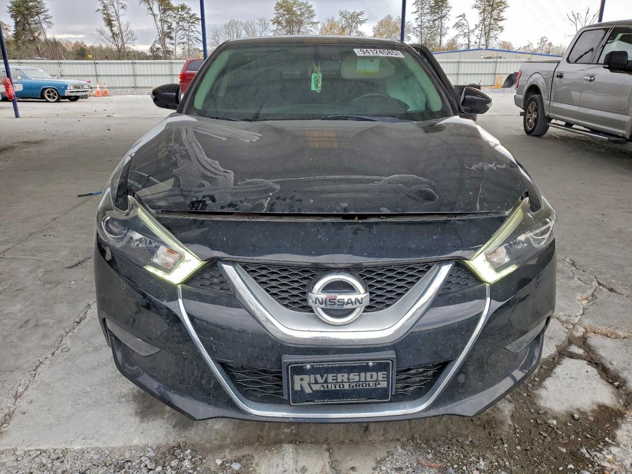 2017 NISSAN Maxima