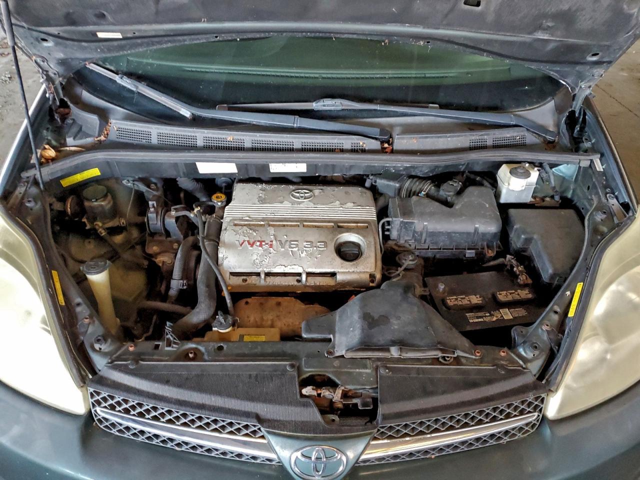 2010 TOYOTA SIENNA