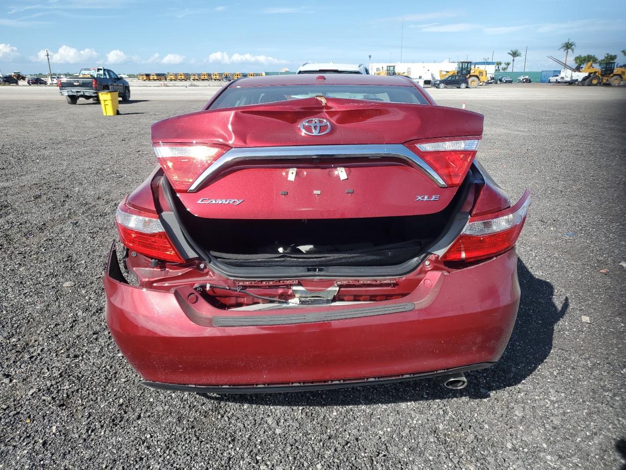 2015 TOYOTA CAMRY