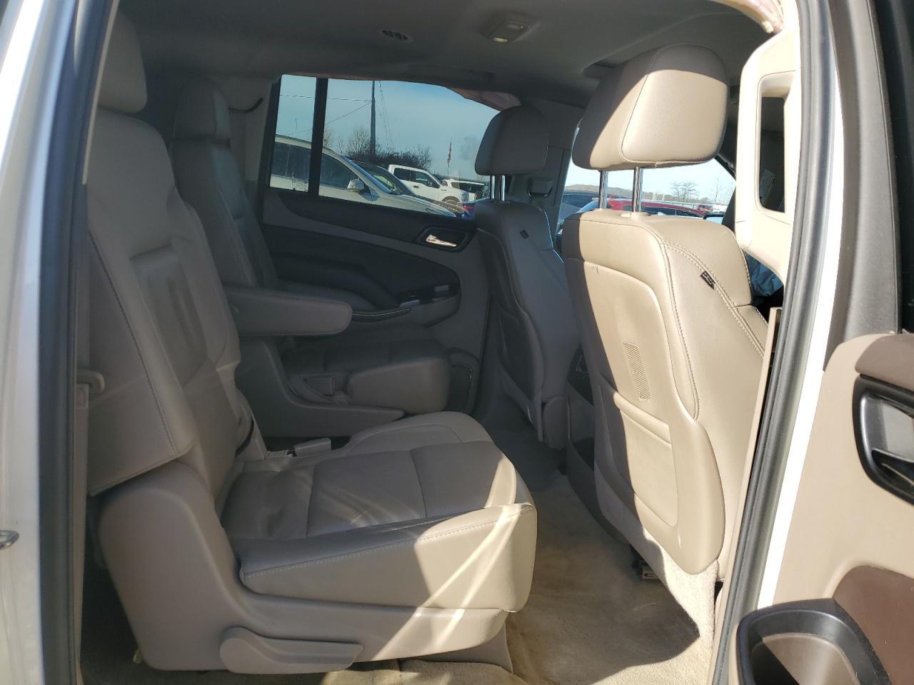 2015 CHEVROLET Suburban