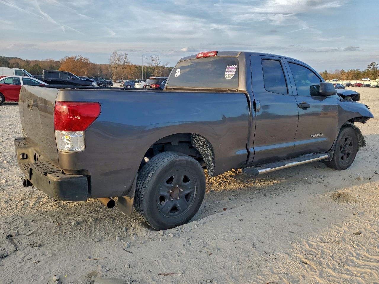 2011 TOYOTA TUNDRA