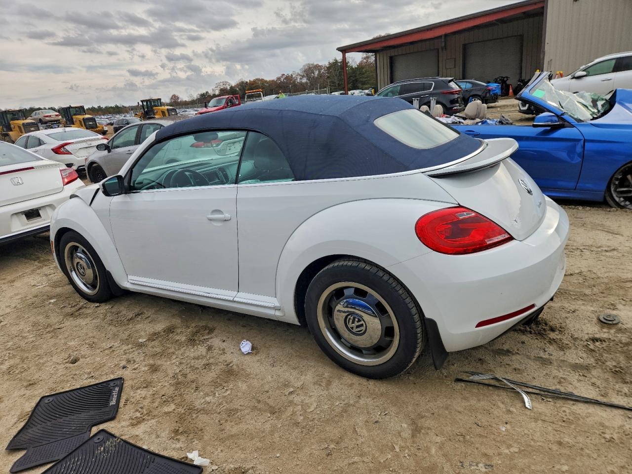 2016 VOLKSWAGEN Beetle
