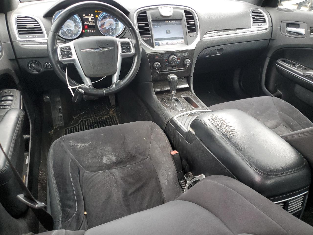2011 CHRYSLER 300