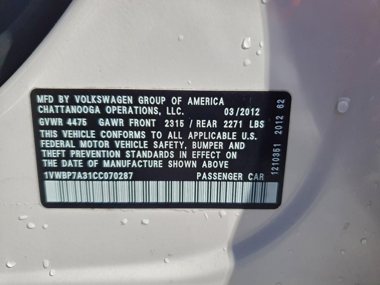 2012 VOLKSWAGEN Passat