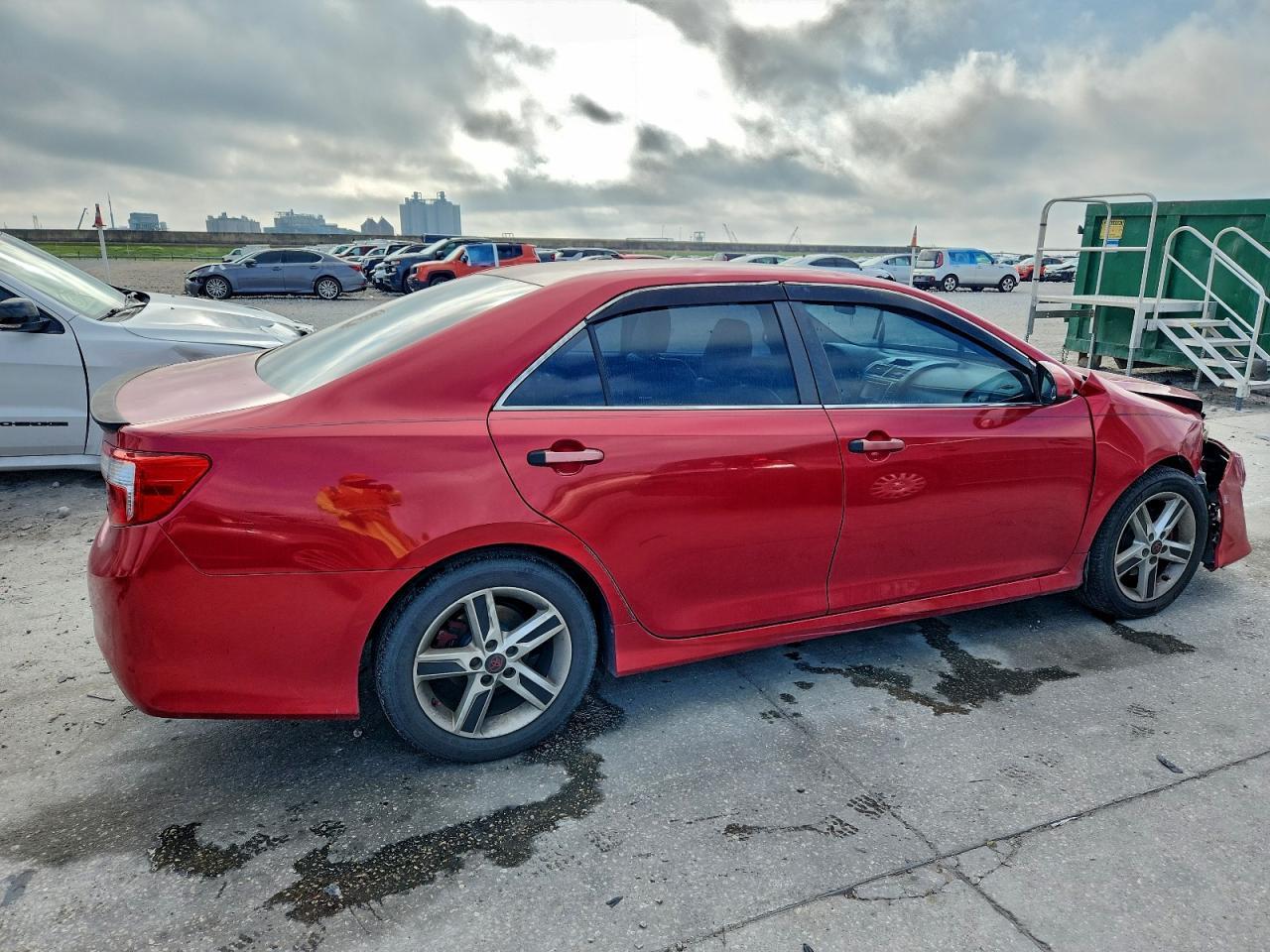 2014 TOYOTA CAMRY