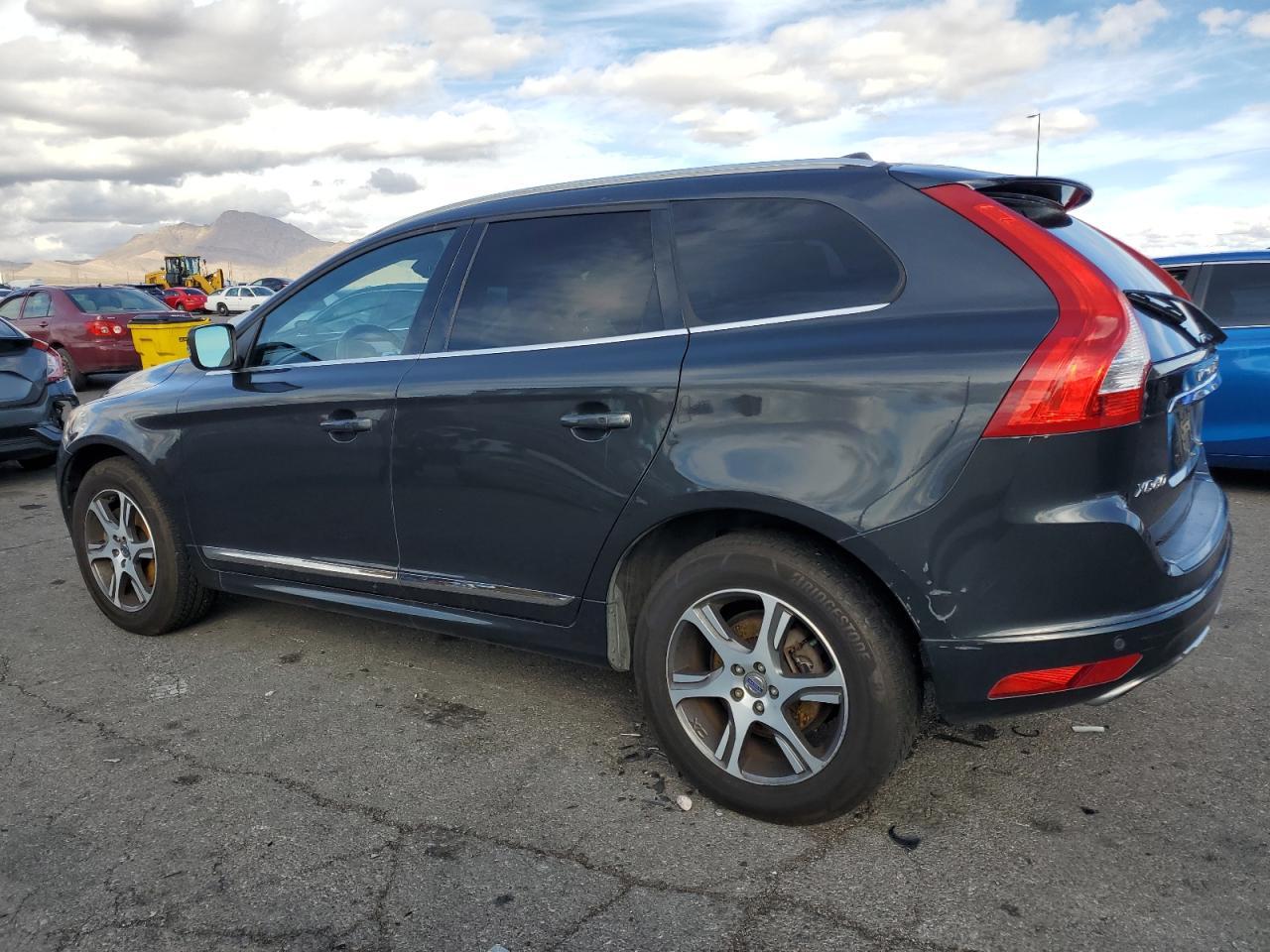 2015 VOLVO XC60