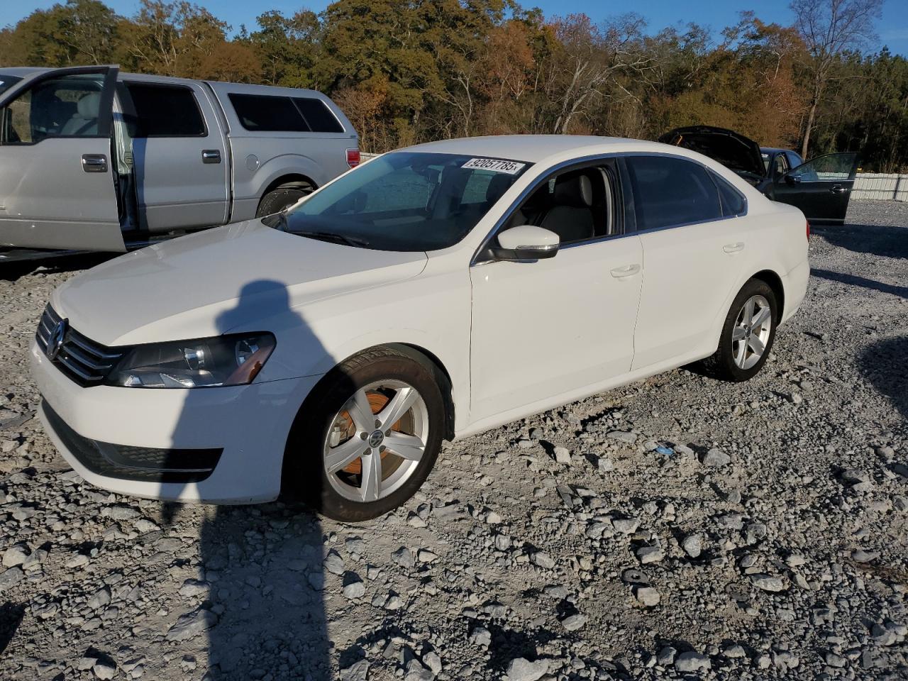 2015 VOLKSWAGEN Passat