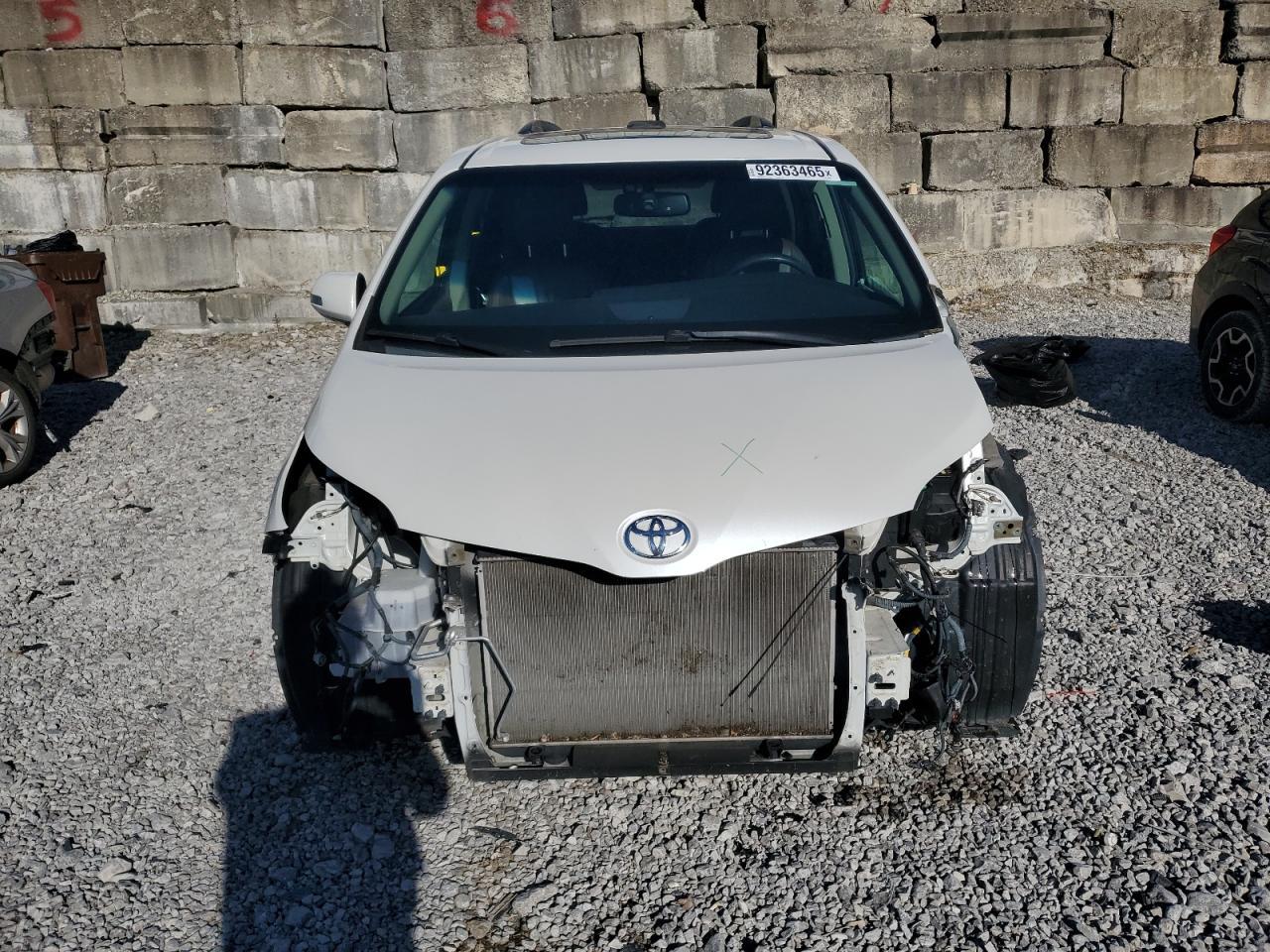 2015 TOYOTA SIENNA