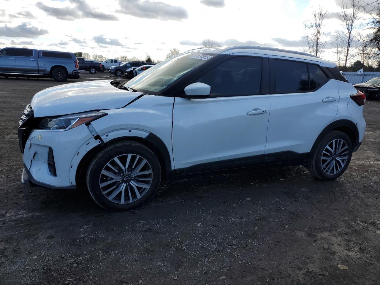 2023 NISSAN KICKS