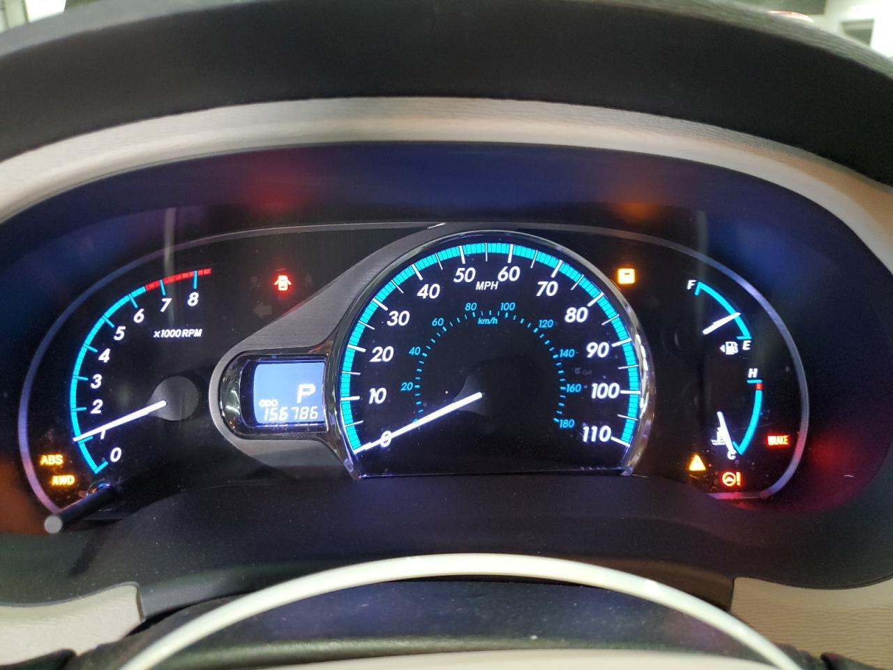 2011 TOYOTA SIENNA