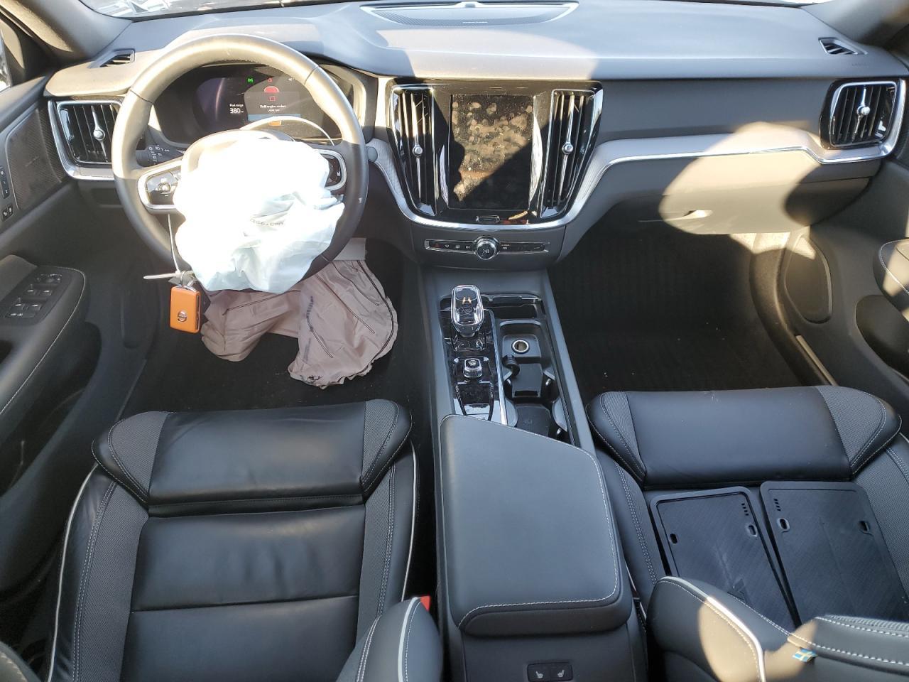 2024 VOLVO S60