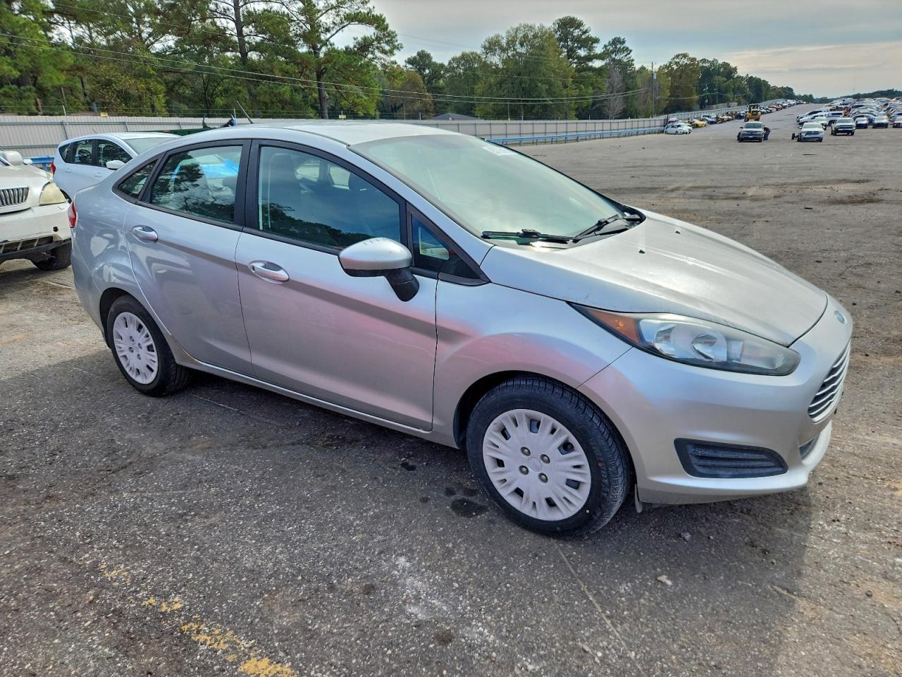 2015 FORD Fiesta