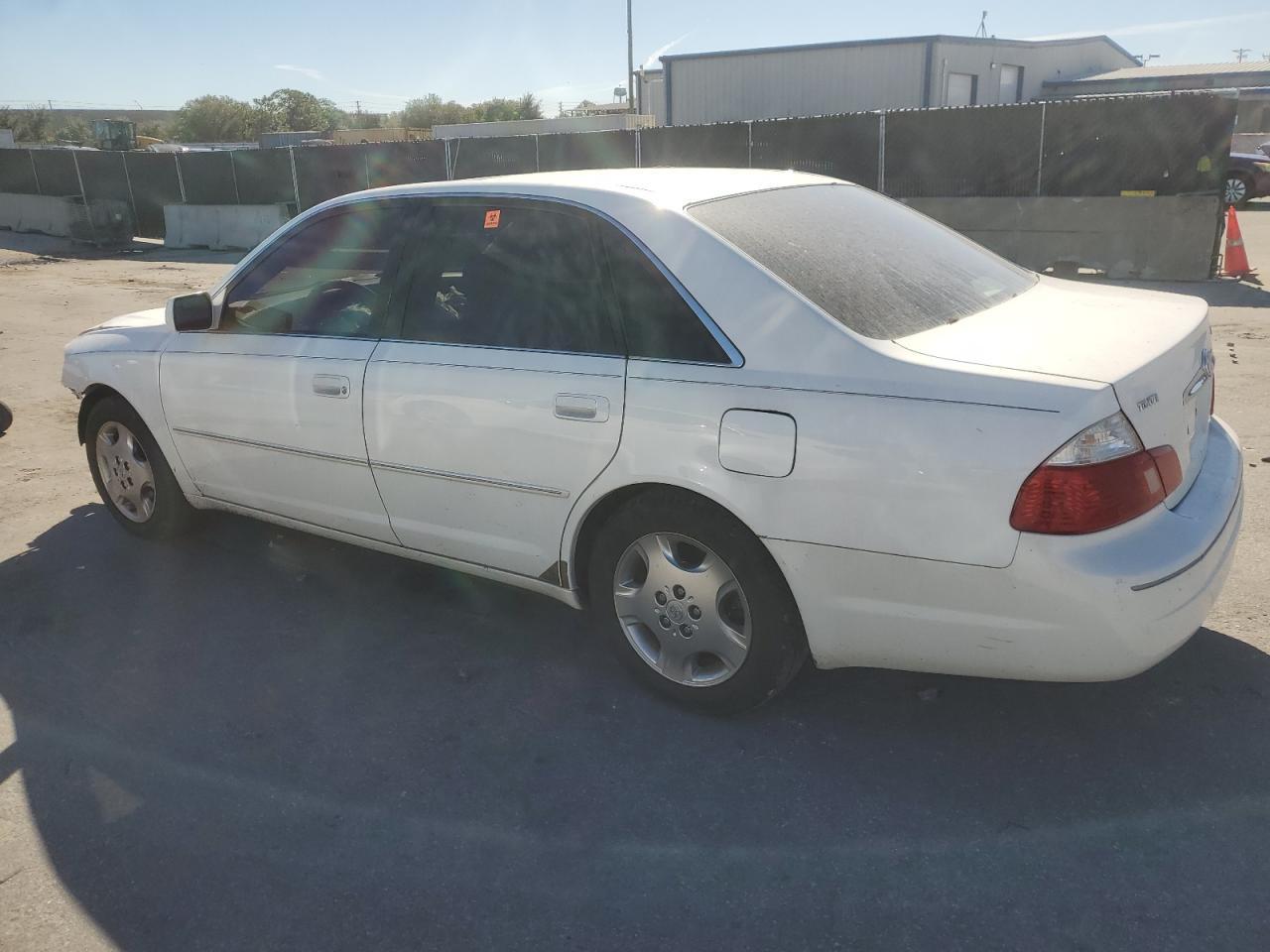 2004 TOYOTA Avalon