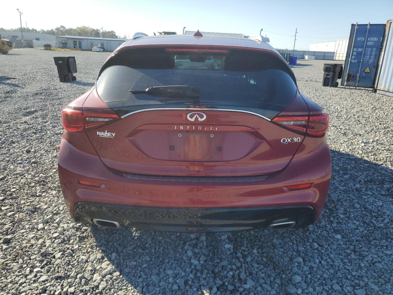 2017 INFINITI QX30