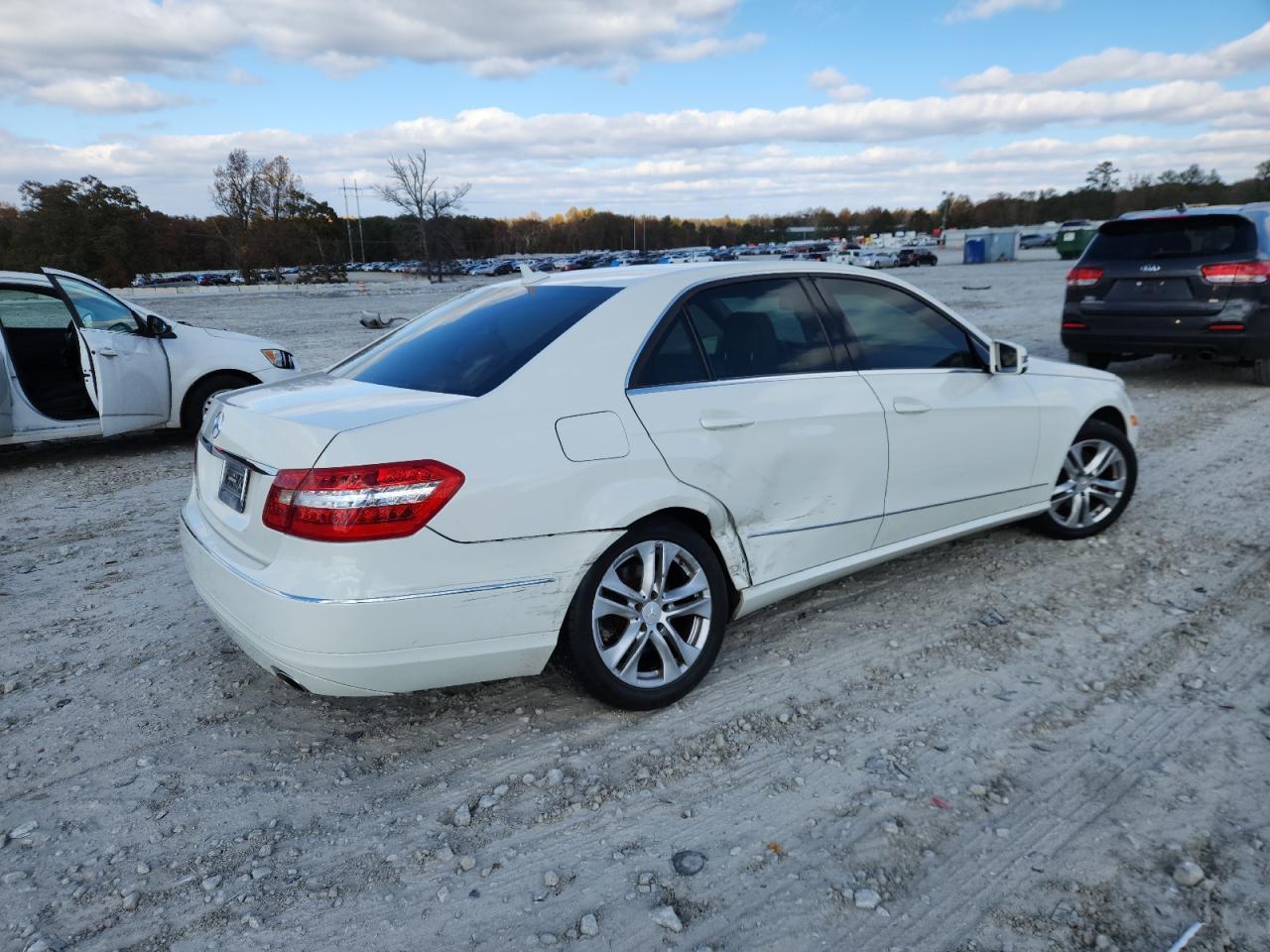 2011 MERCEDES-BENZ E-Class