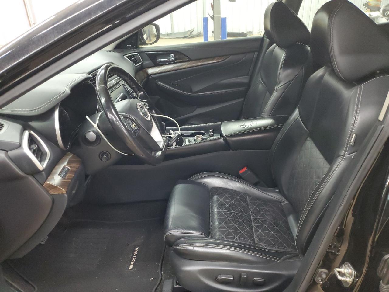 2017 NISSAN Maxima