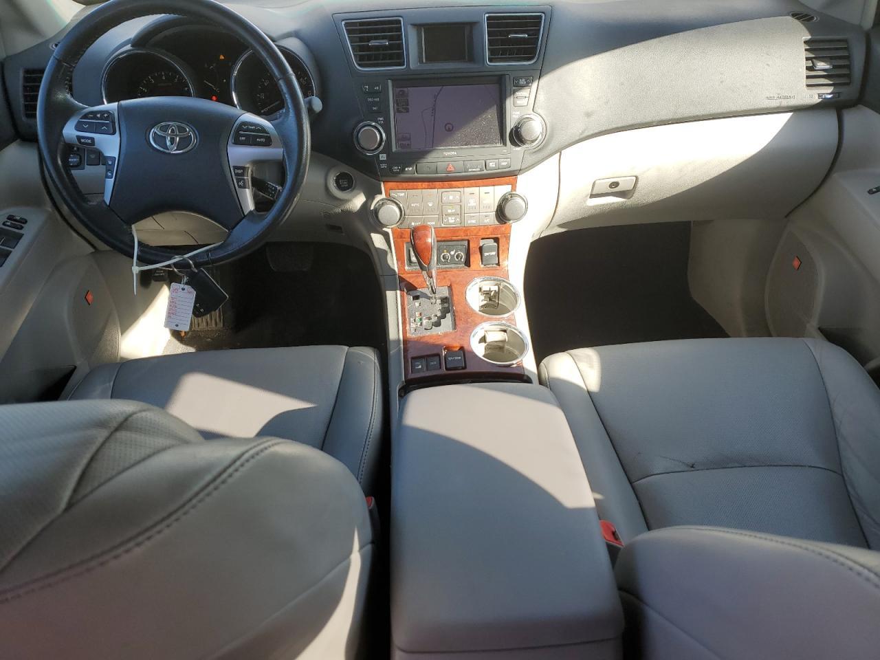 2011 TOYOTA HIGHLANDER