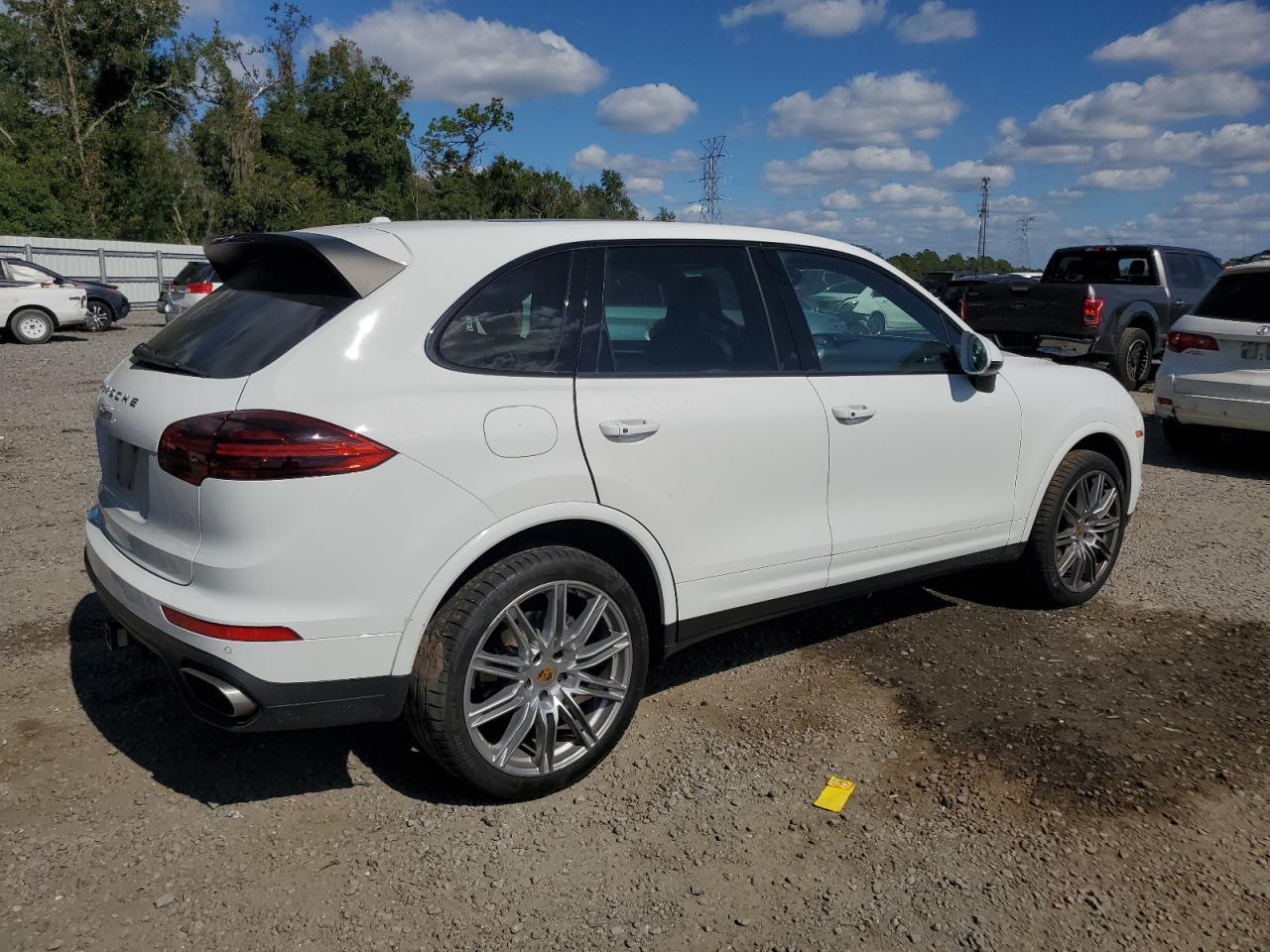2018 PORSCHE CAYENNE