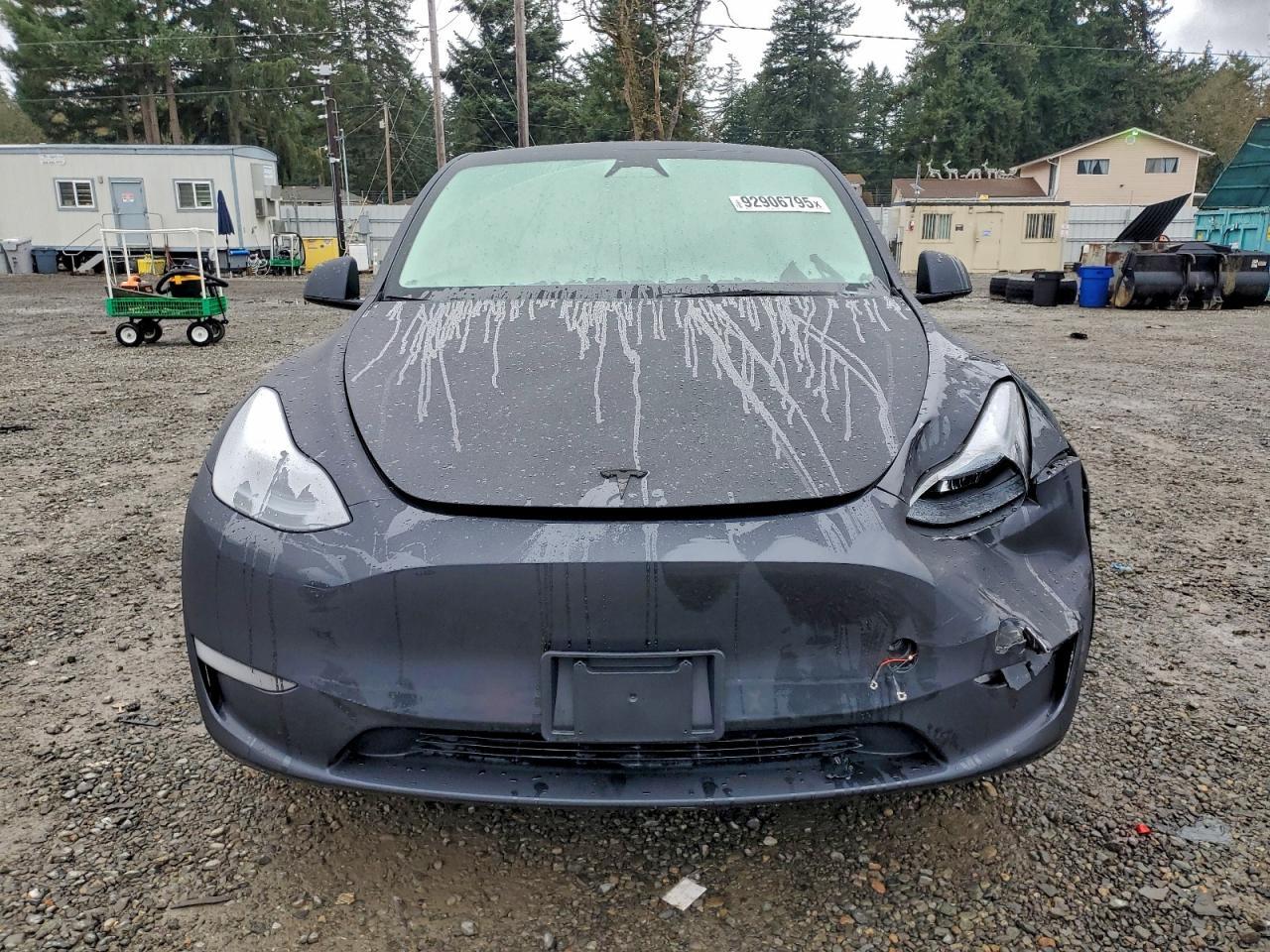 2025 TESLA MODEL Y