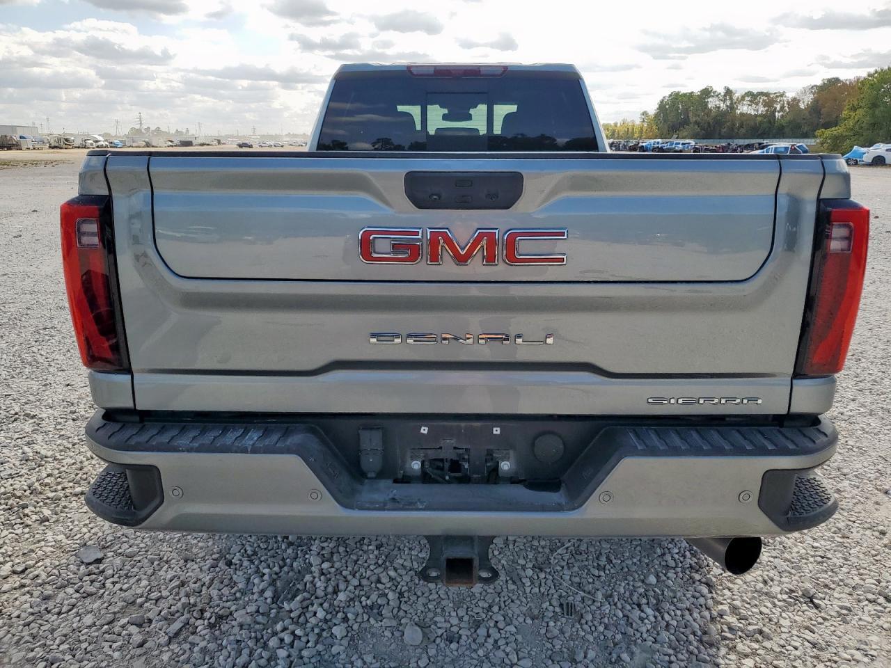 2024 GMC Sierra