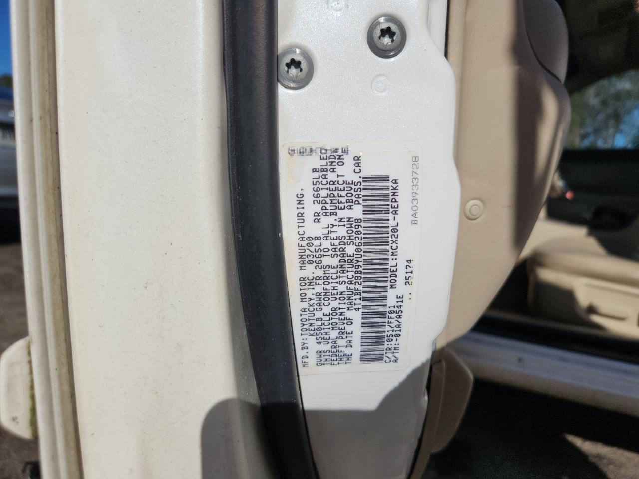 2000 TOYOTA Avalon