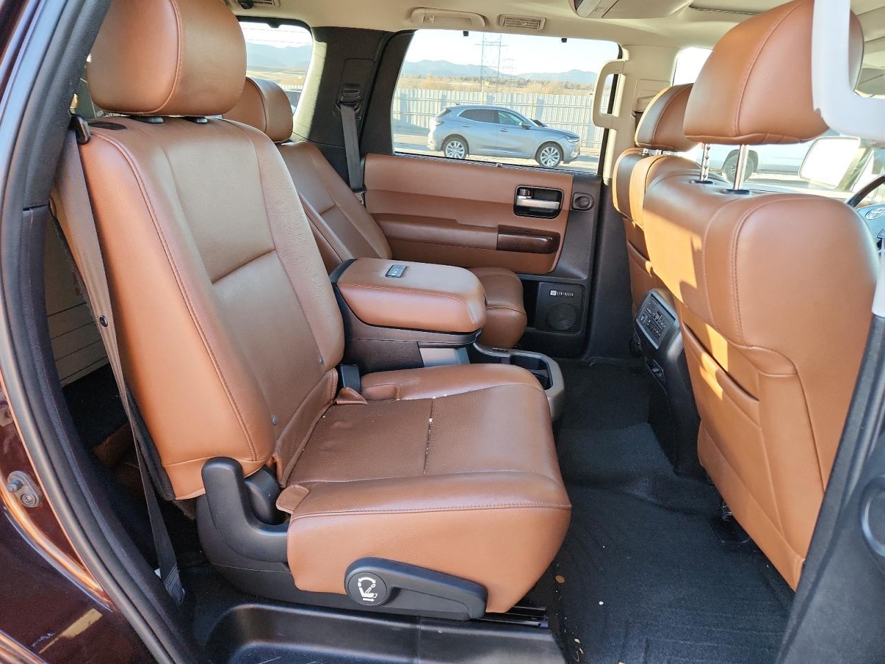 2013 TOYOTA Sequoia