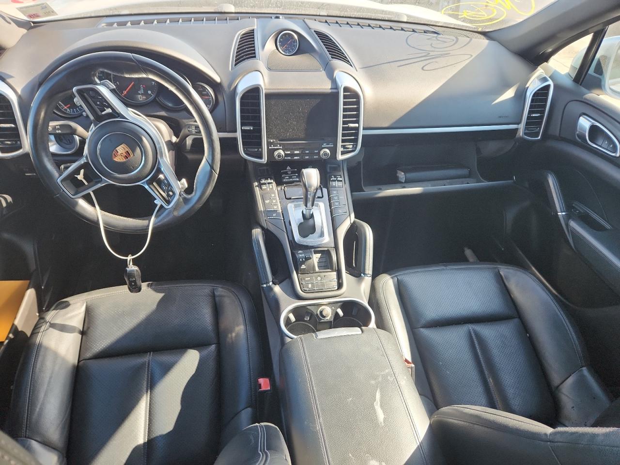 2018 PORSCHE CAYENNE