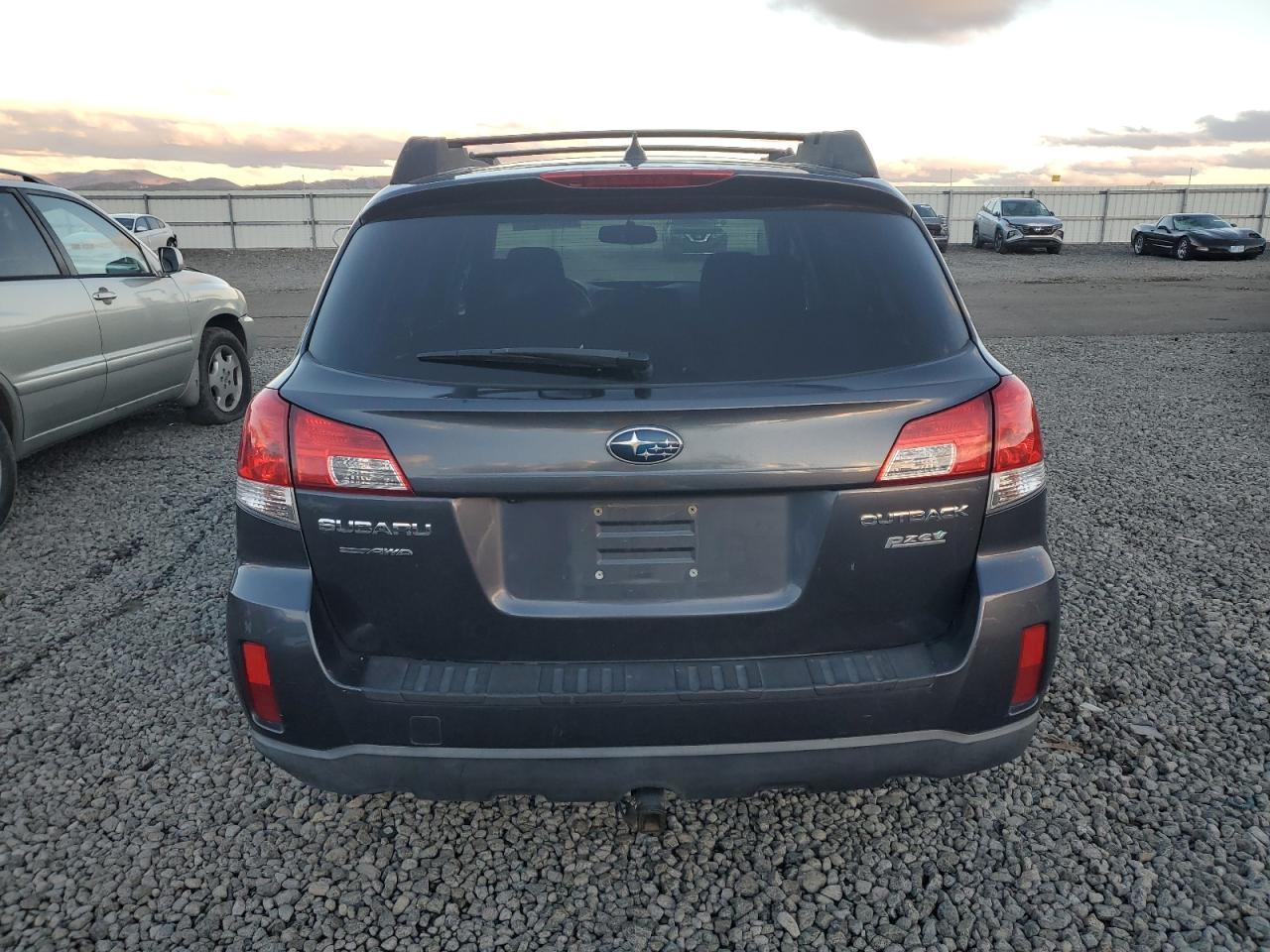 2013 SUBARU Outback