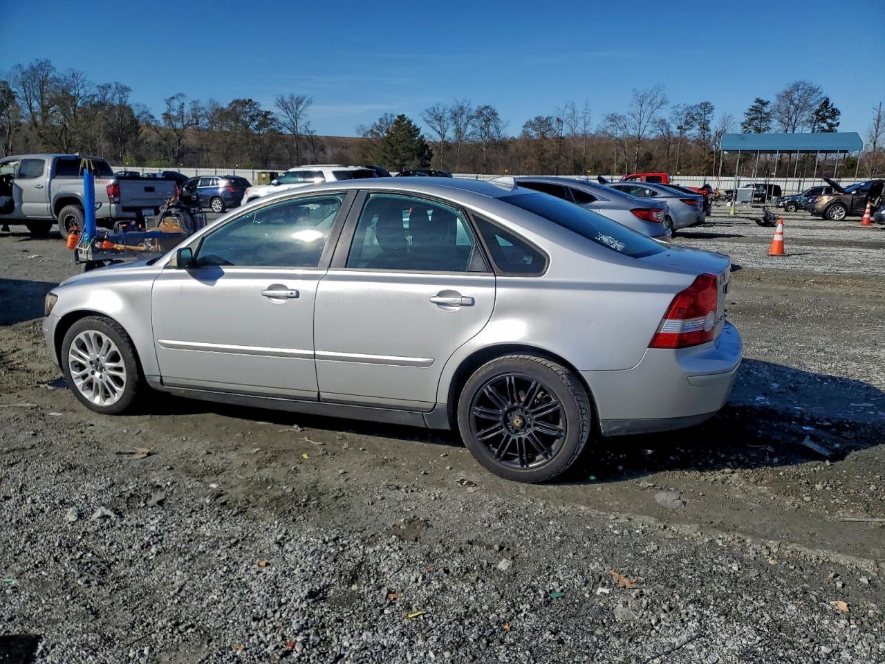 2005 VOLVO S40
