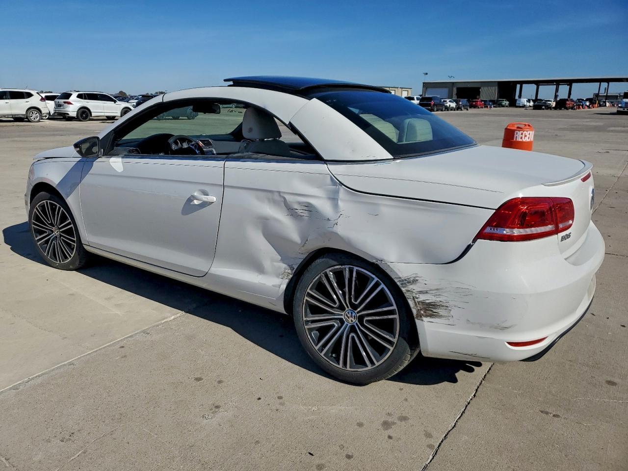 2014 VOLKSWAGEN EOS