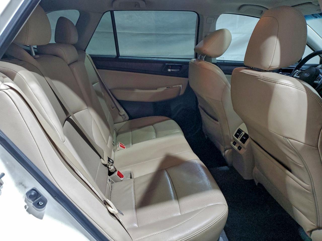 2015 SUBARU Outback
