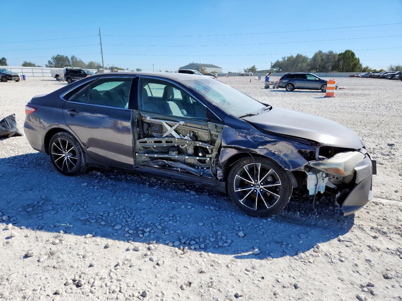 2016 TOYOTA CAMRY