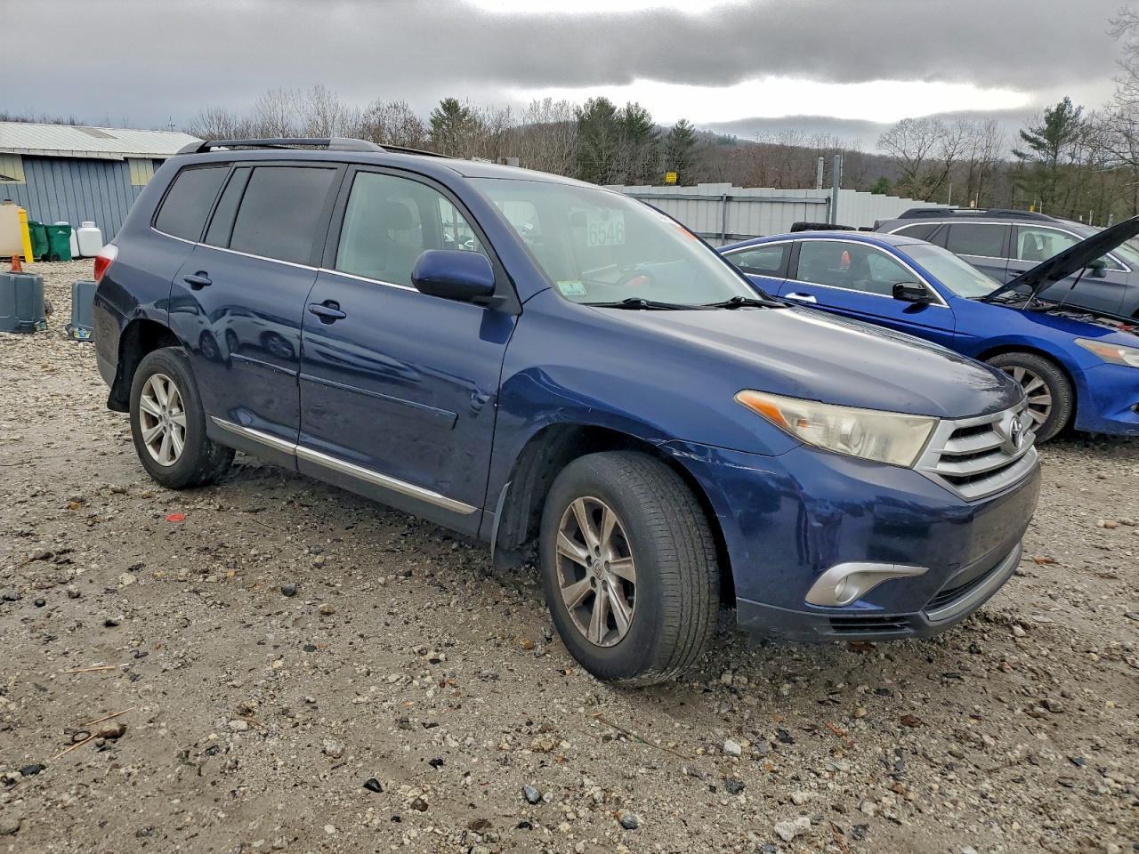 2011 TOYOTA HIGHLANDER