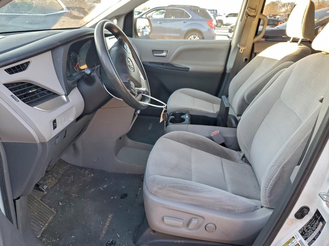 2015 TOYOTA SIENNA