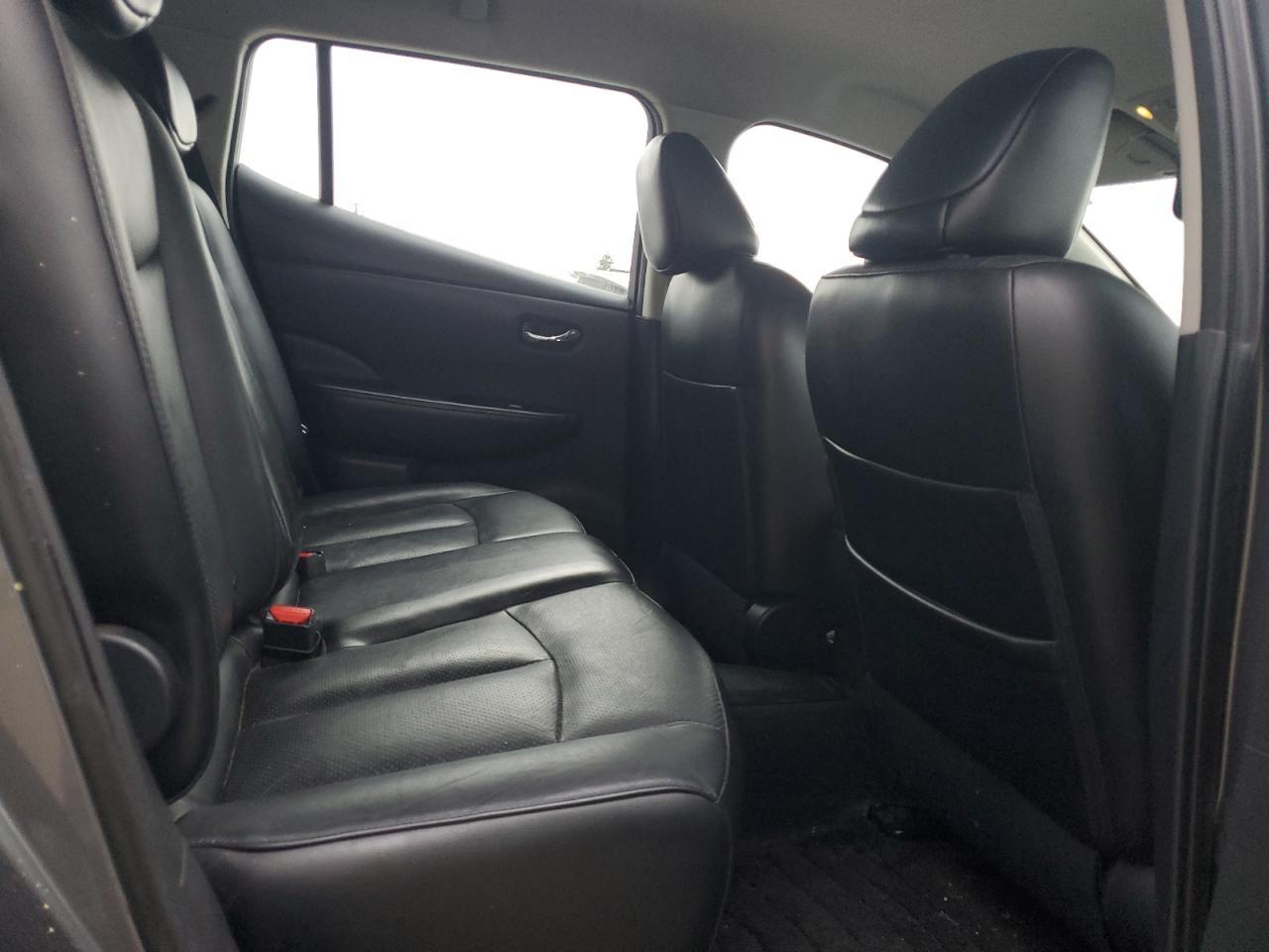 2015 NISSAN LEAF