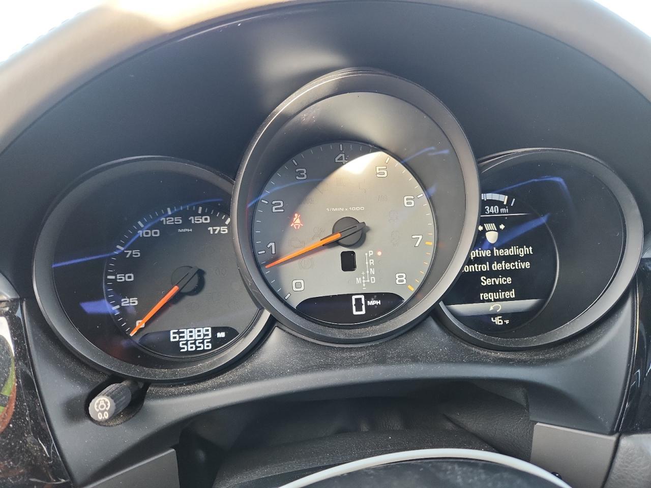 2016 PORSCHE Macan