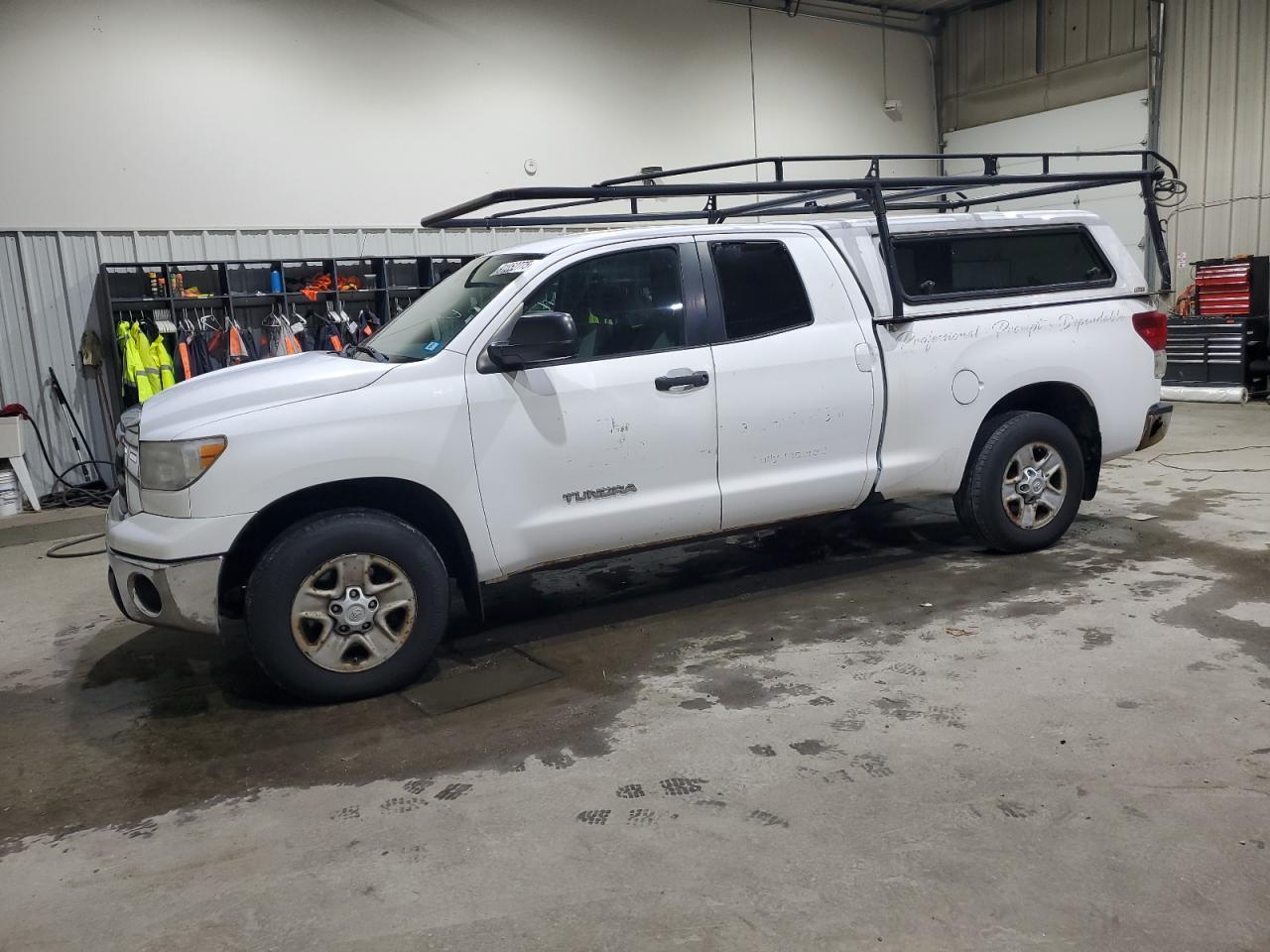 2011 TOYOTA TUNDRA