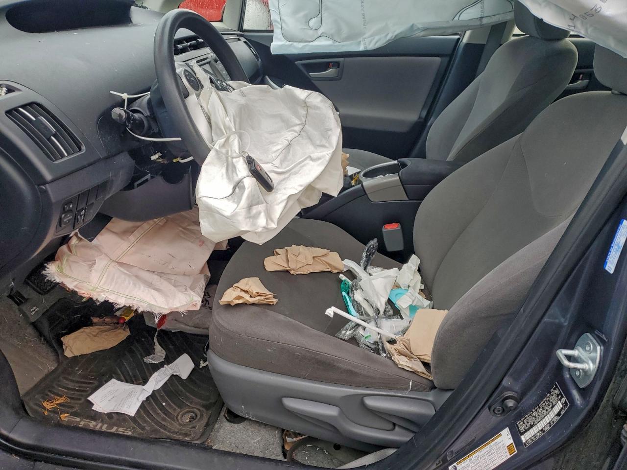 2015 TOYOTA PRIUS