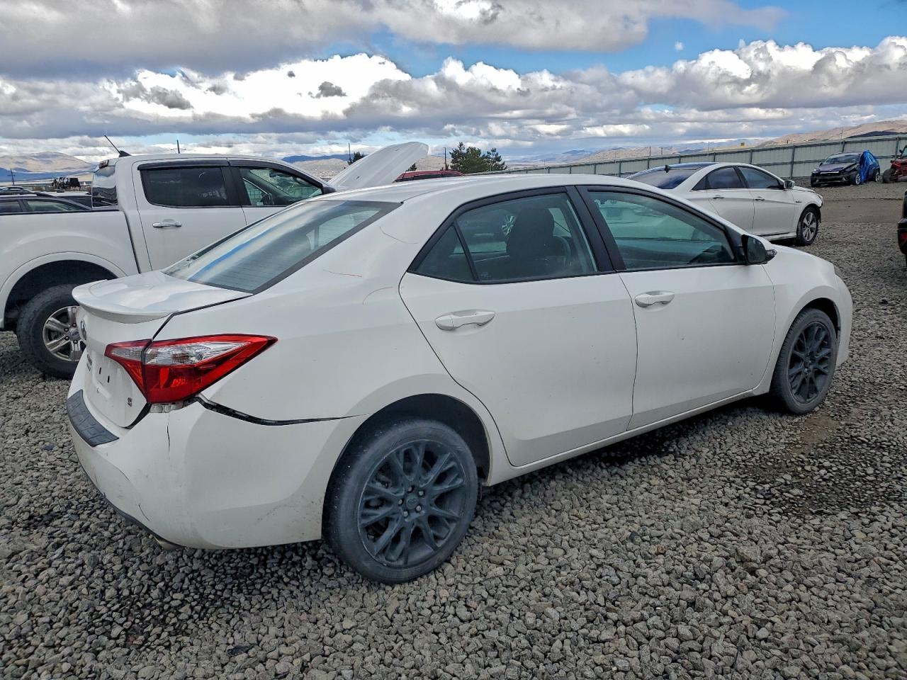 2016 TOYOTA COROLLA