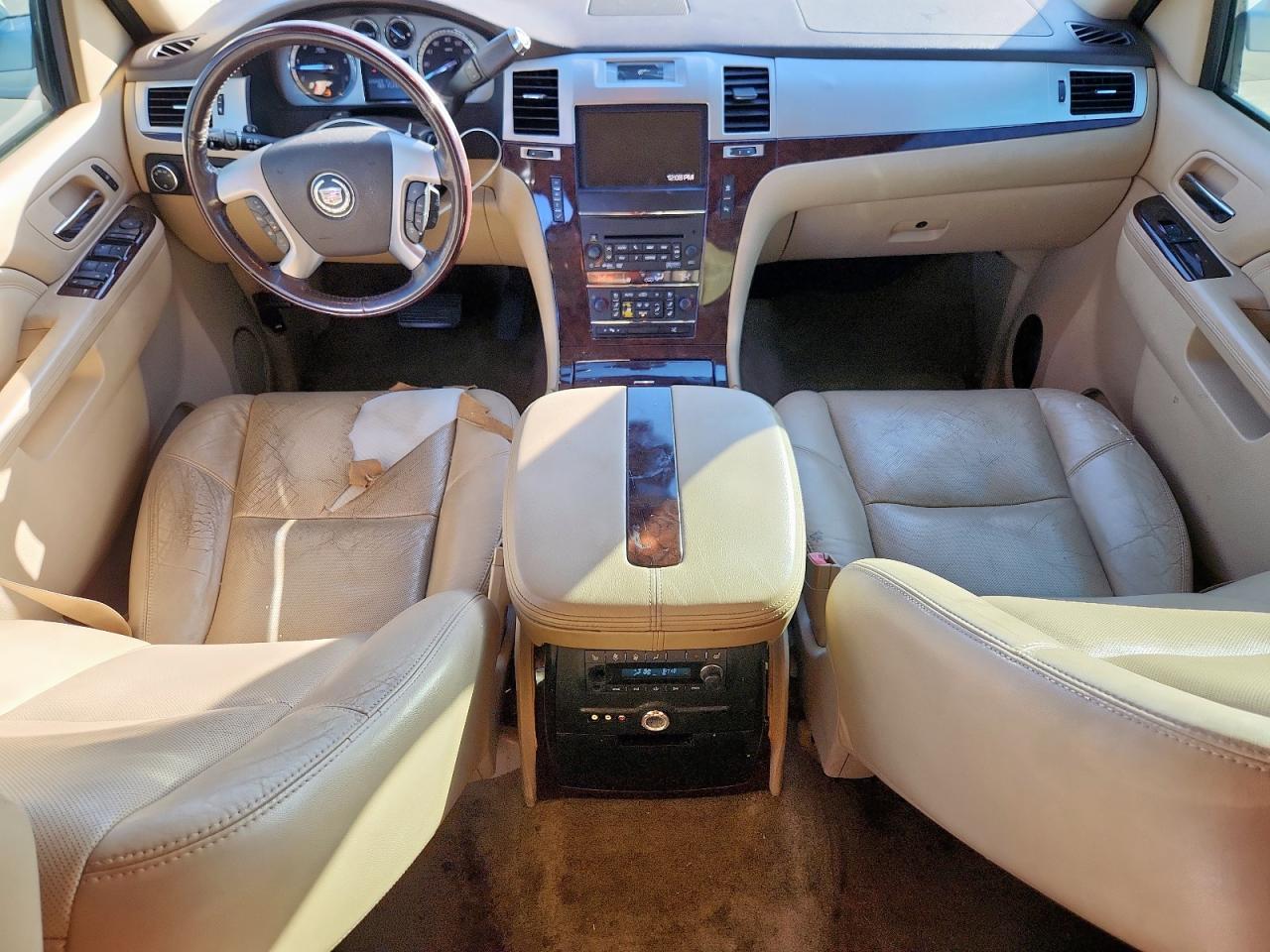 2011 CADILLAC Escalade ESV