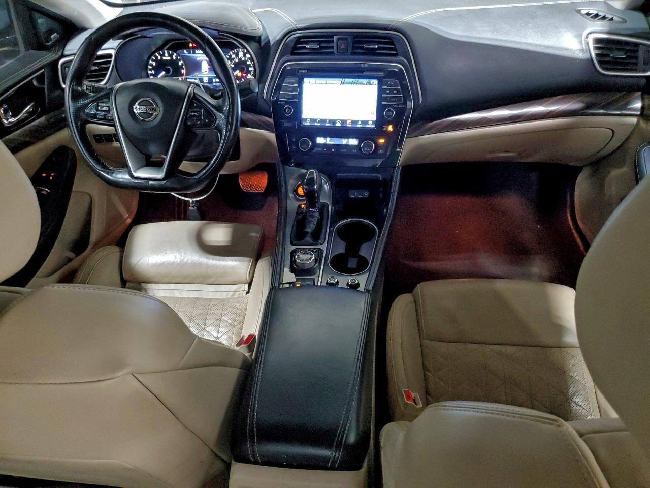 2017 NISSAN Maxima