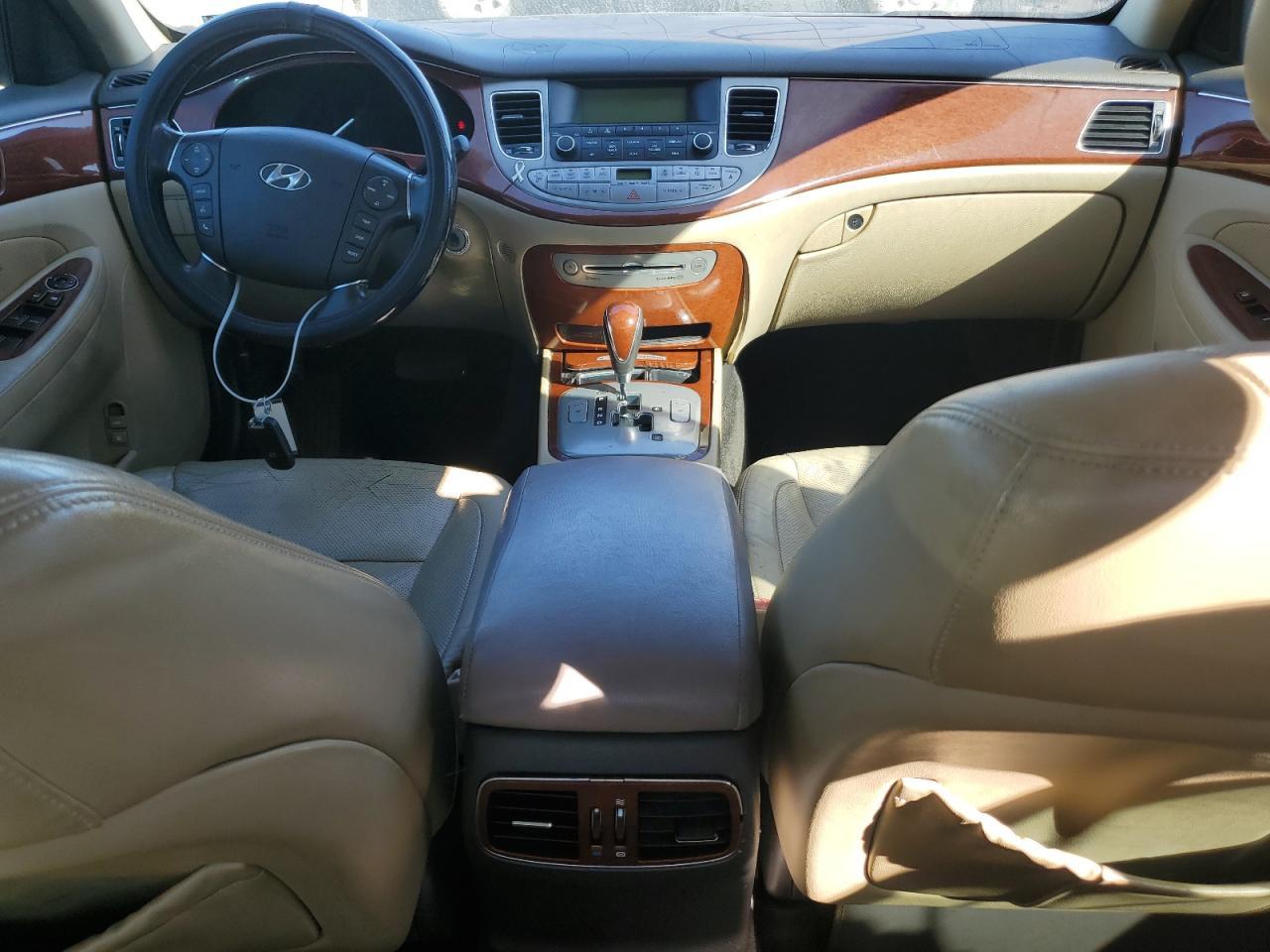 2013 HYUNDAI GENESIS