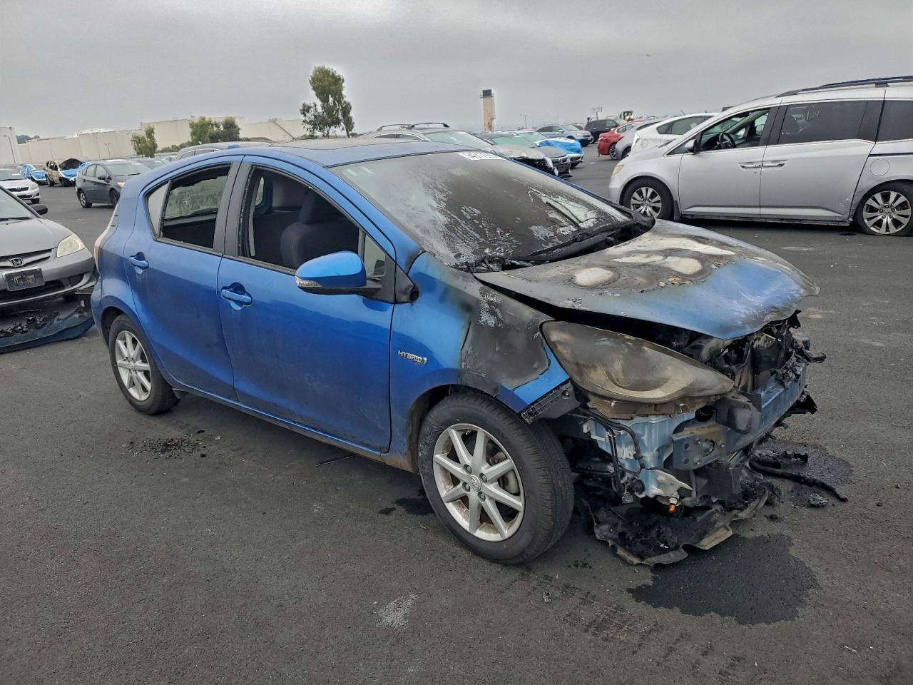 2016 TOYOTA Prius c