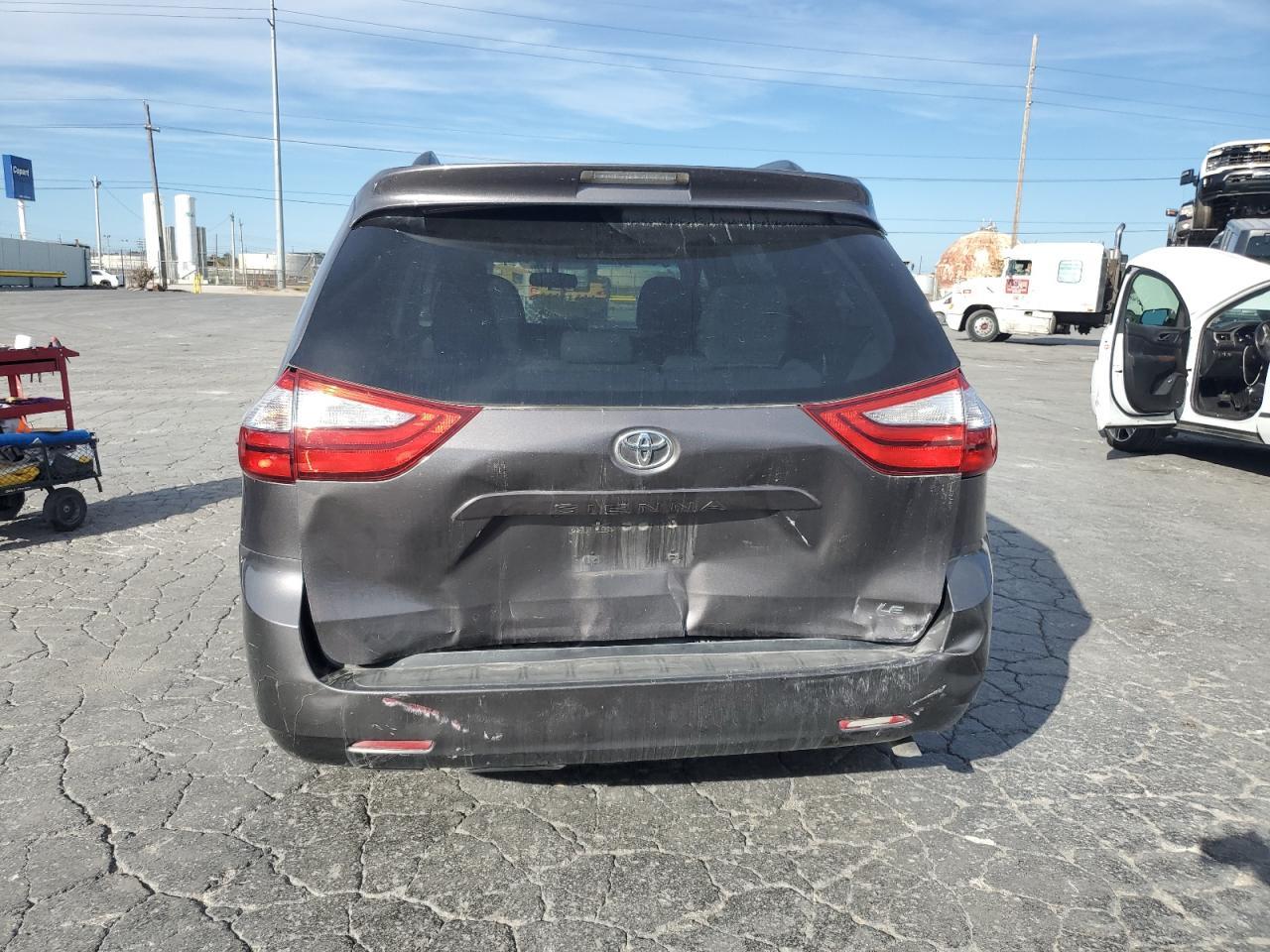 2015 TOYOTA SIENNA