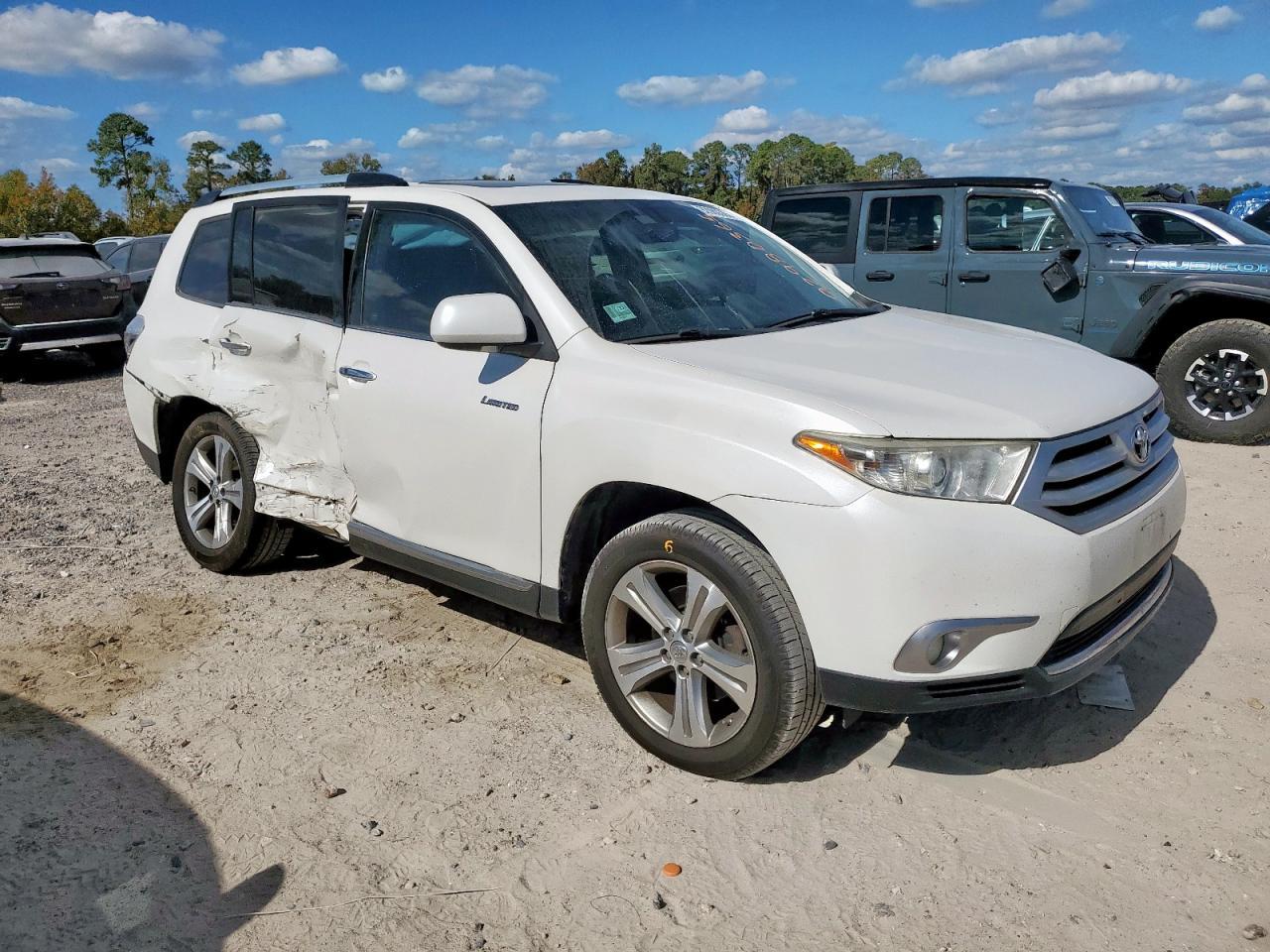 2011 TOYOTA HIGHLANDER
