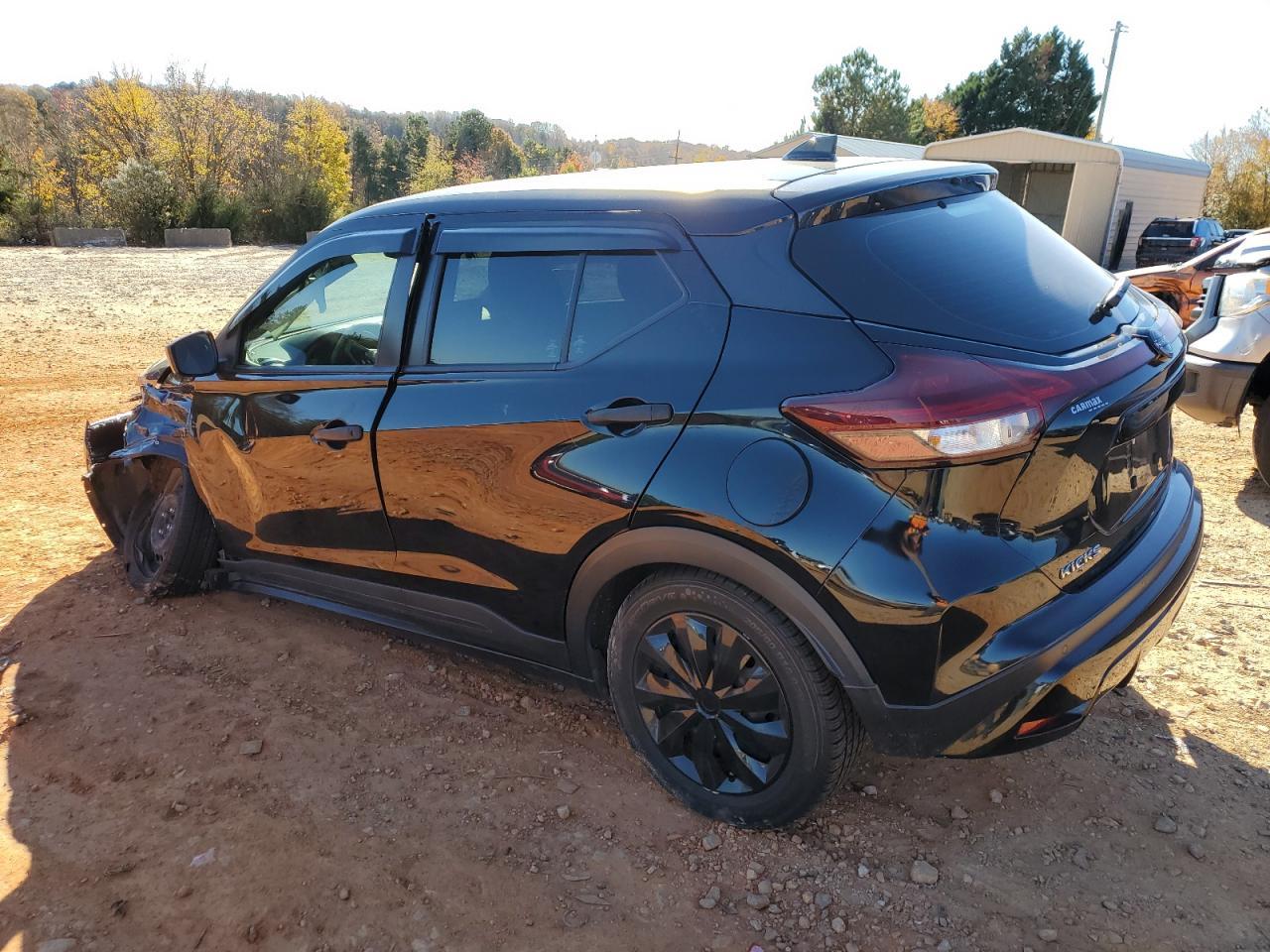 2022 NISSAN KICKS