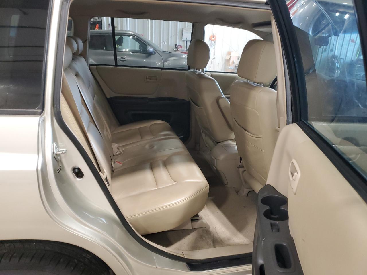 2003 TOYOTA HIGHLANDER