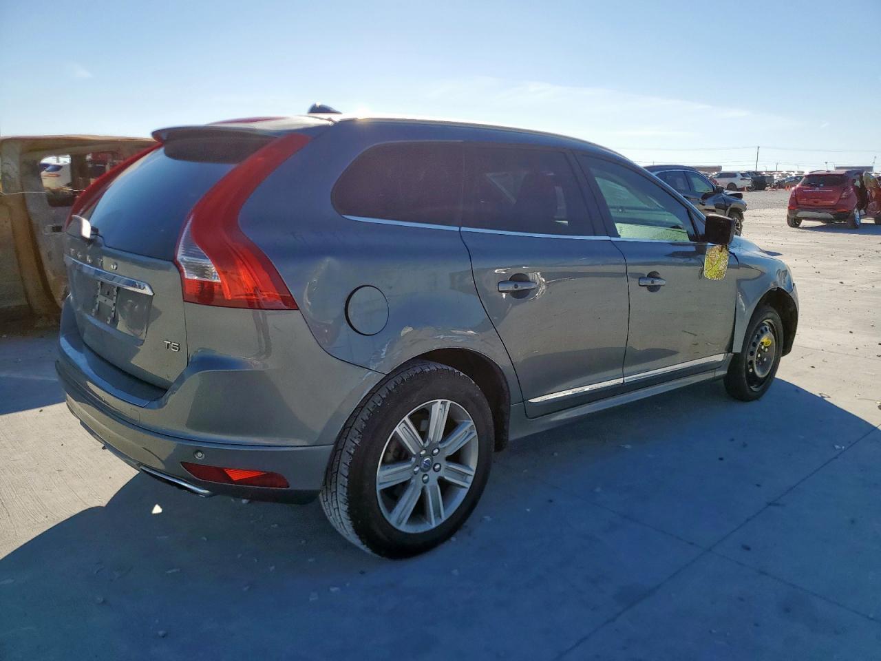 2017 VOLVO XC60