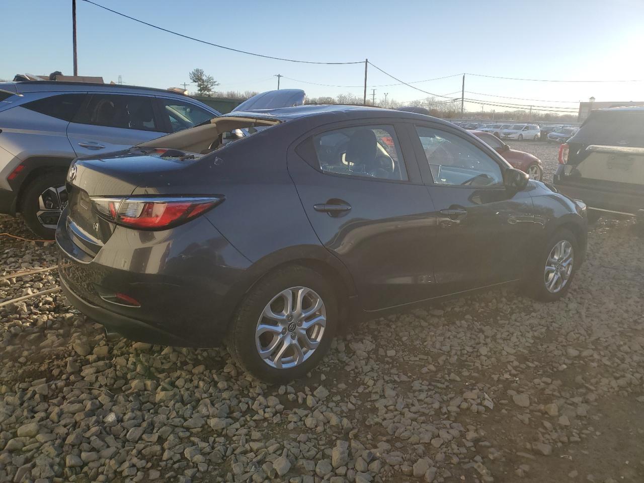2017 TOYOTA YARIS