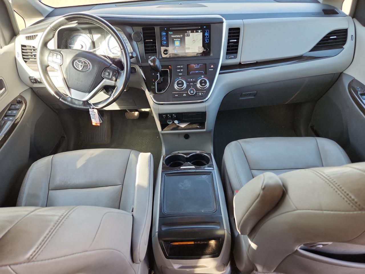 2017 TOYOTA SIENNA